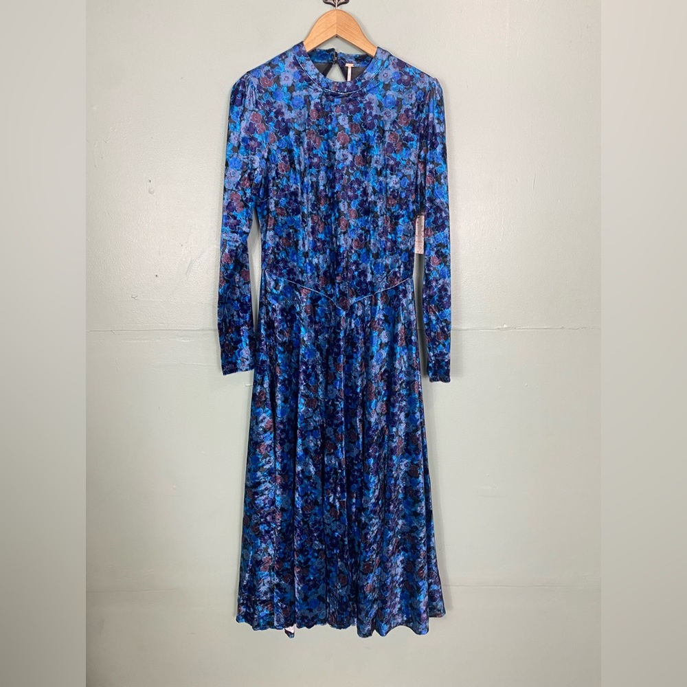 Free People Heartland Velvet Maxi Dress Blue Floral Open Back‎ Long Sleeve Large - Picture 2 of 8